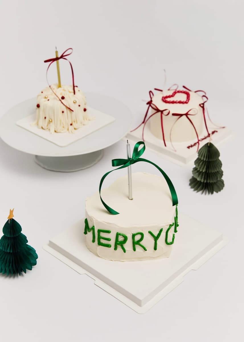 Merry Christmas — festive three-cake collection