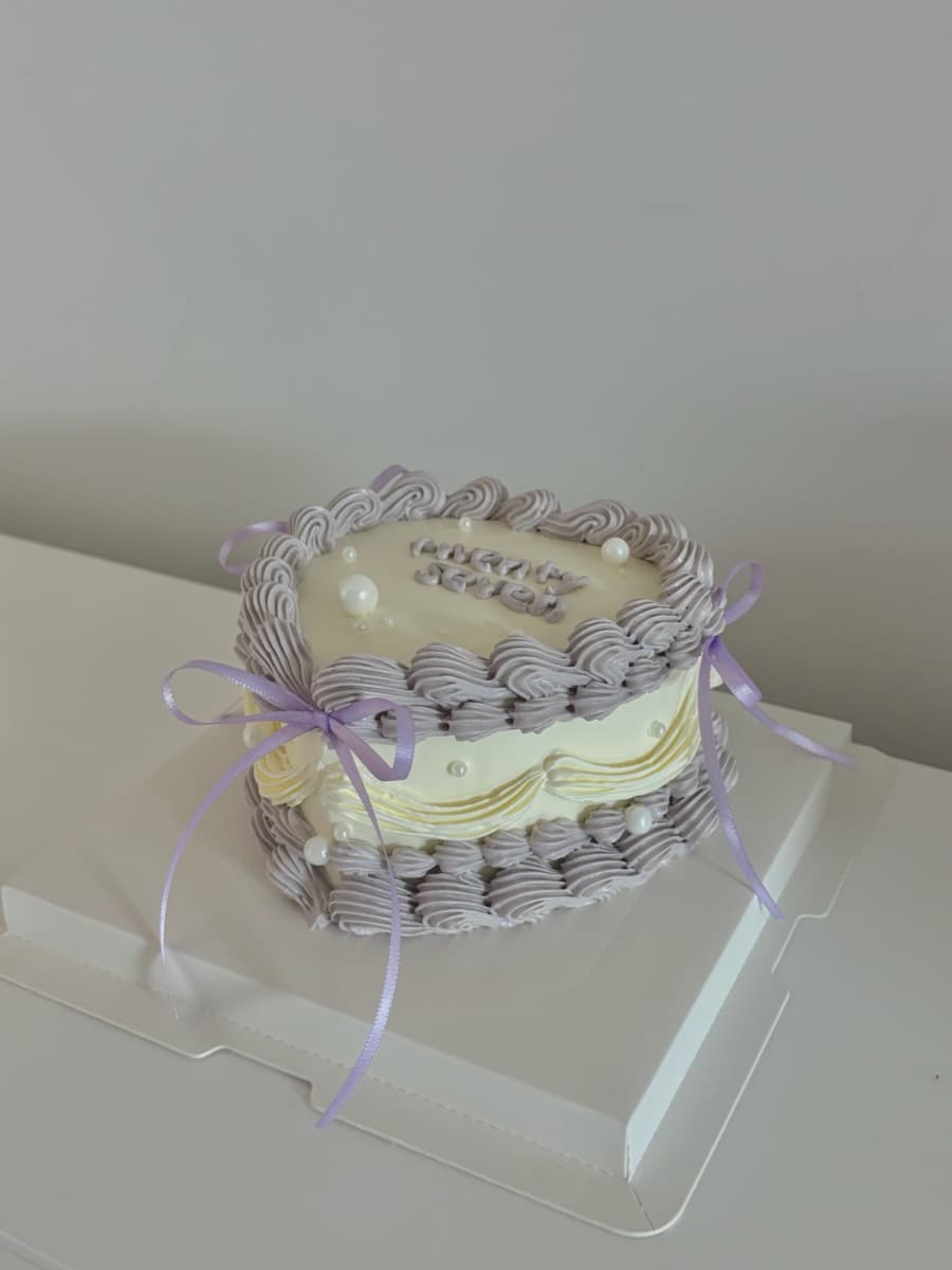 Lavender & cream for a seventh birthday