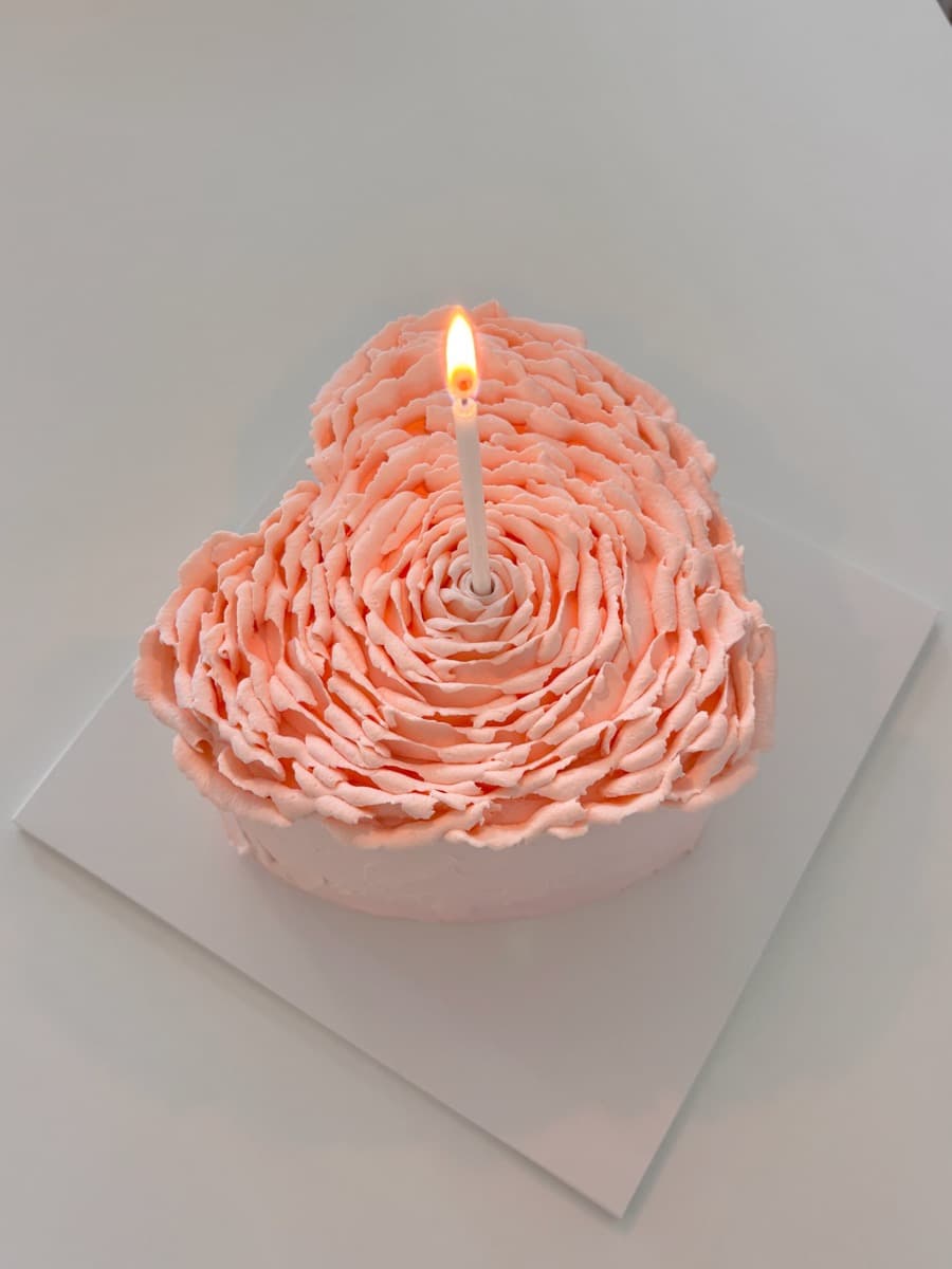 Peach rose swirl heart — pure romance