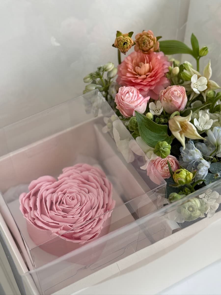 Pink rose smash cake with fresh flower box